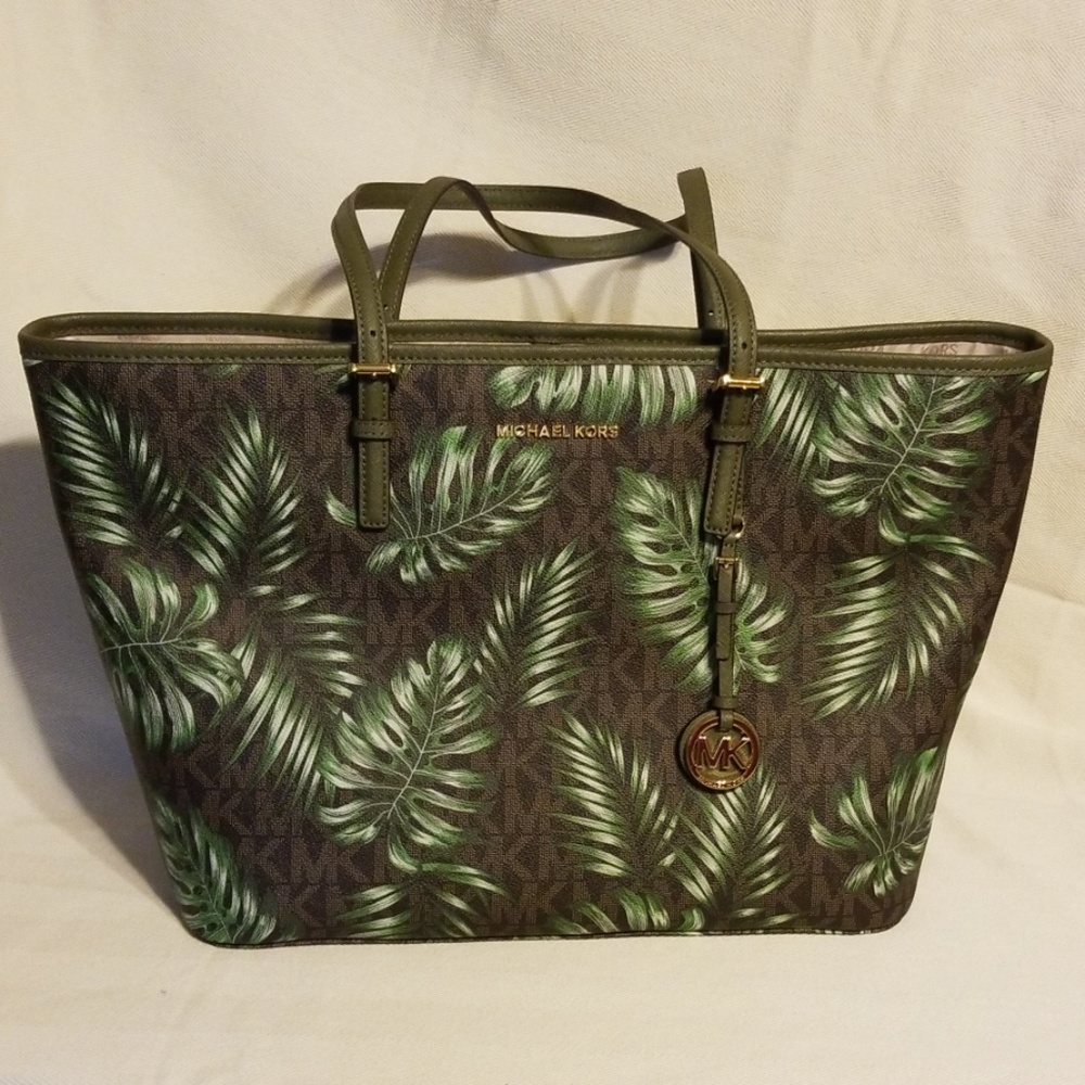 Michael kors tote